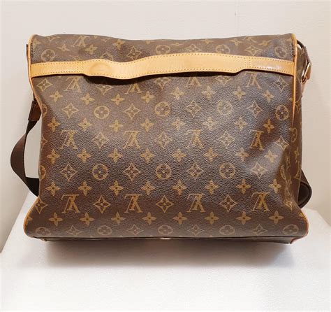 LOUIS VUITTON Monogram Abbesses Messenger Bag